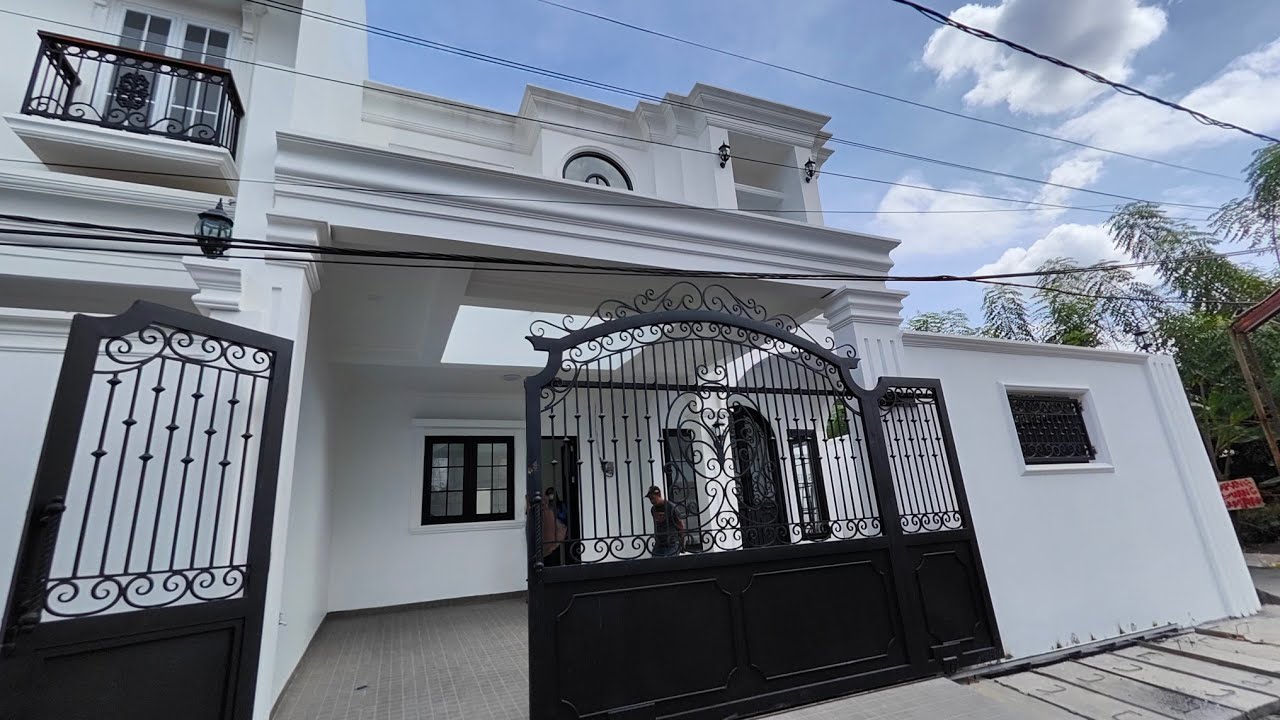 RUMAH MEWAH AMERICAN STYLE DENGAN KOLAM RENANG DI JAKARTA BARAT | 0813-8686-9277