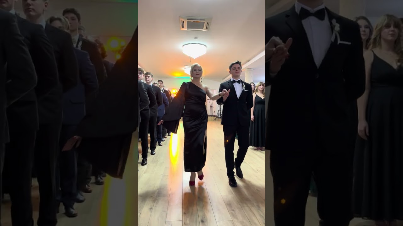 Studniówka 12 stycznia 2024 – Polonez klasy 4b2