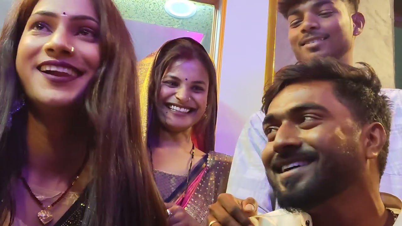 Khushbu Rani pahunchi hai mat kar studio per picnic hai blue video doston