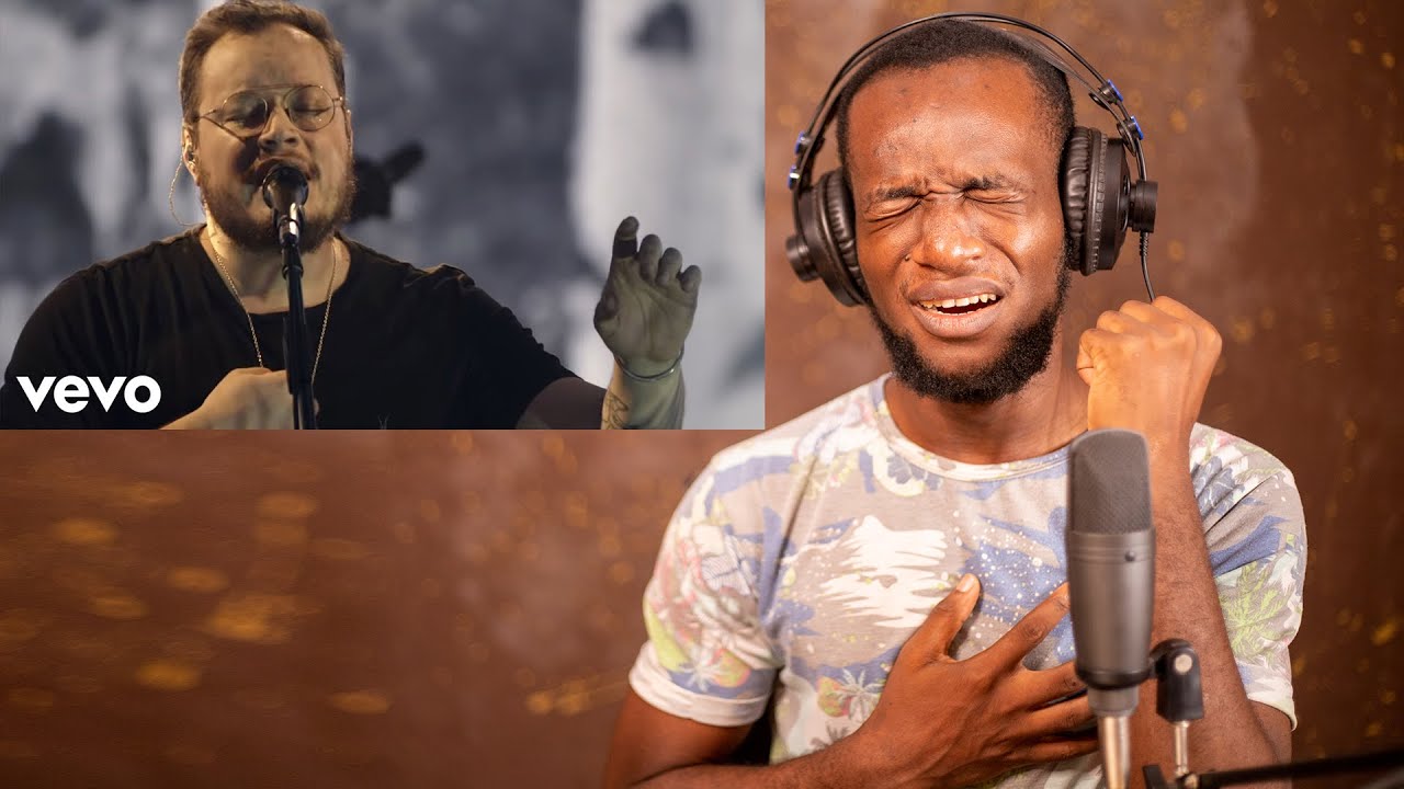 Music Lover Reaction  to Sin Bandera - Entra En Mi Vida (Primera Fila Acústico)