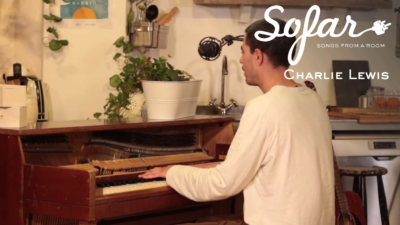 Charlie Lewis - In Favour | Sofar Madrid