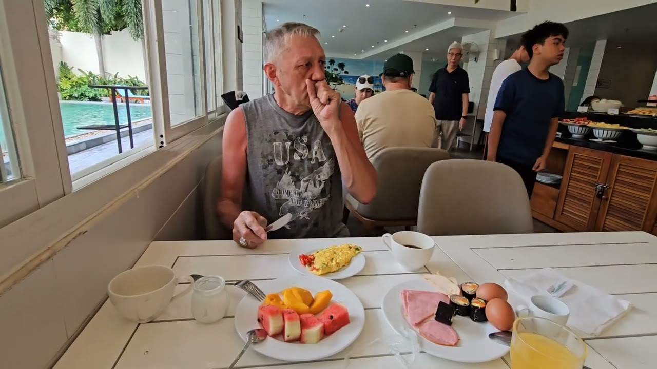 Завтрак в отеле Haya Hotel 