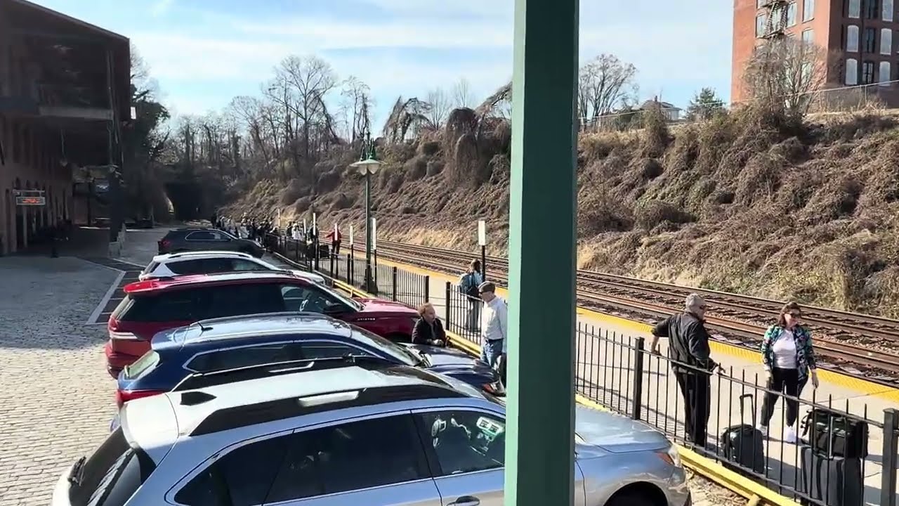 N E Regional 156 follows Amtrak 20