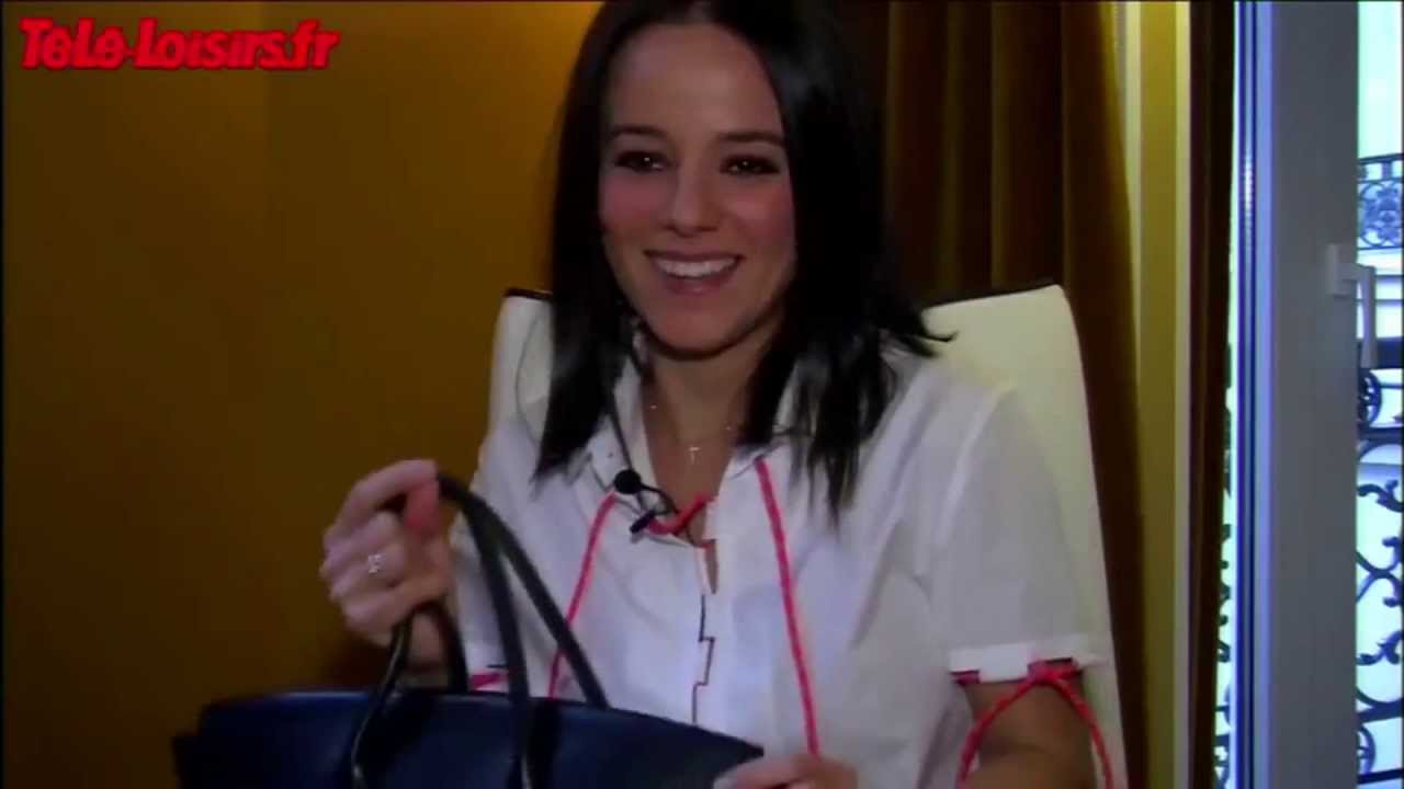 [SUB ESP] 240313  ¿Qué hay en el bolso de Alizée?