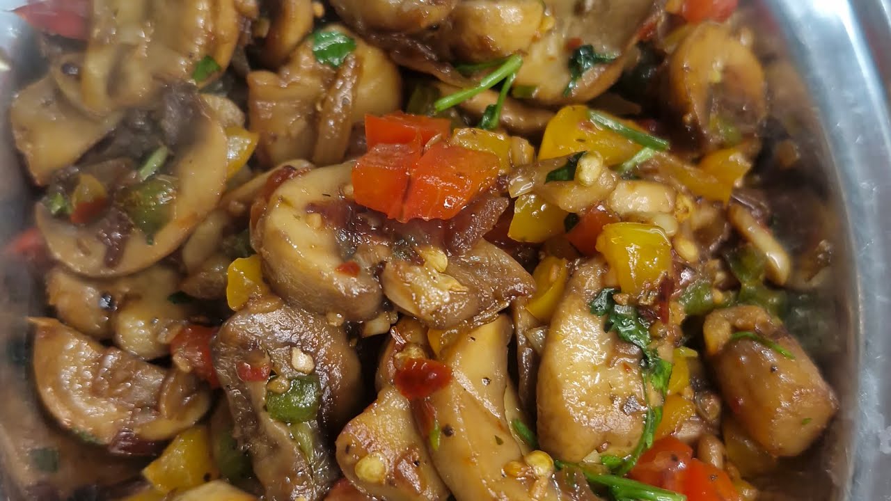 Butter garlic capsicum Mushroom recipe।🍄‍🟫🤗 healthy and tasty। yummy 🤤👍👌🏻
