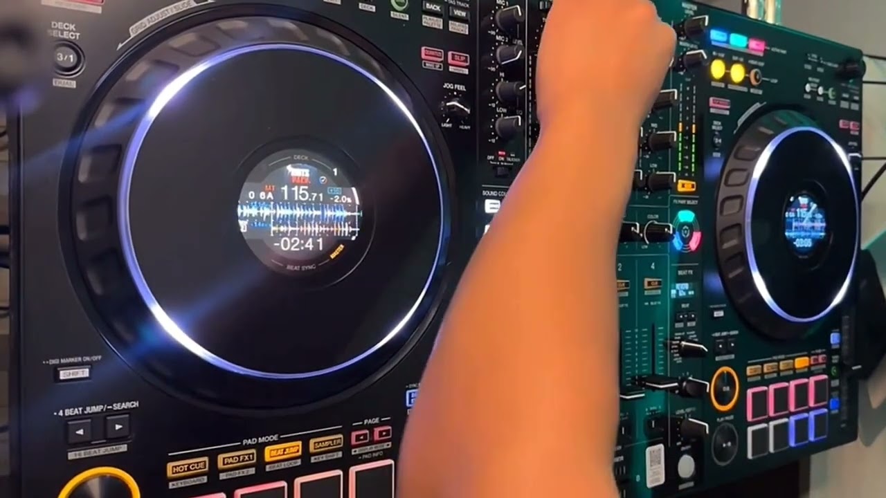 CHICHA PISTOLERA ❌ M&oacute;nica Alexandra El Pu&ntilde;al - Lorena Tonato Veneno de Amor 🇪🇨 Neno Dj LCR Producer🔥