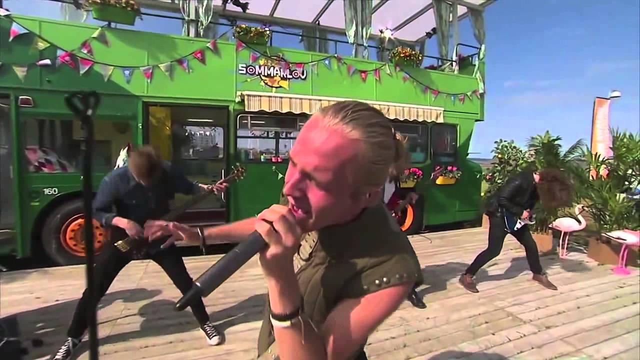 Outtrigger - performance da música 