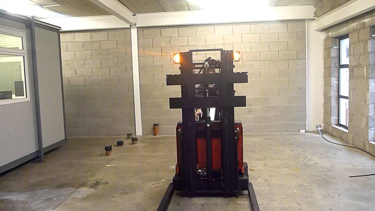 1527 BT LST1350 Electric 1350KG Used Walk Behind Pedestrian Stacker Forklift Truck