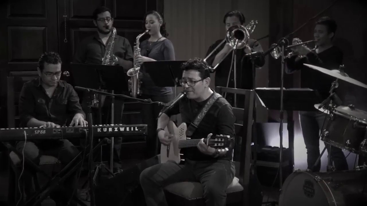 Pez Luna, Haci&eacute;ndonos Uno. Sesi&oacute;n en Vivo en el CAC.