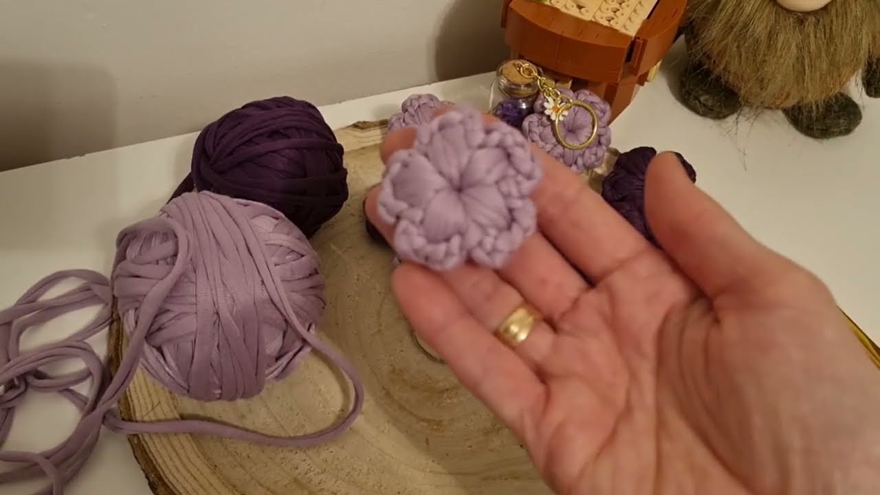 Floare croșetată manual #crochetflowers #gehäkelteblume #handmade #floarecrosetata #accessory 