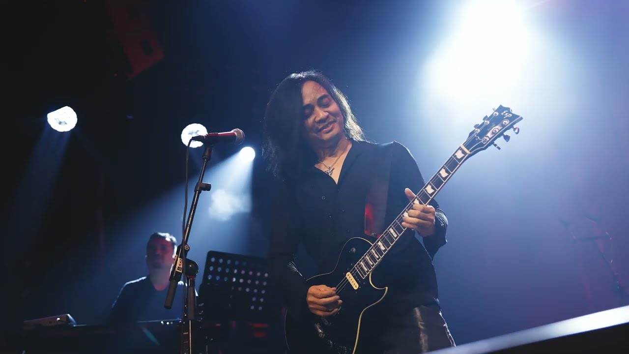 Bức Tường - Bông Hồng Thuỷ Tinh (Liveshow 30 năm Bức Tường)