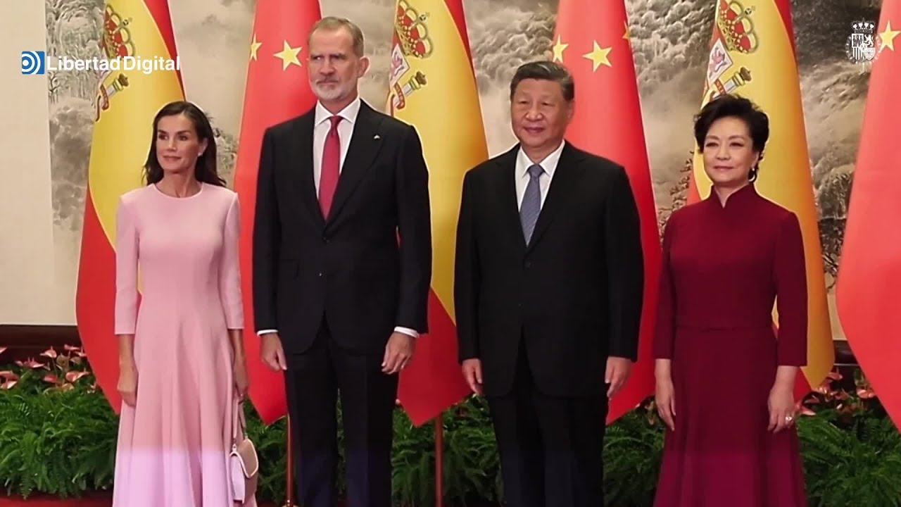 Controvertida ofrenda floral de los Reyes en Tiananmen promovida por Moncloa