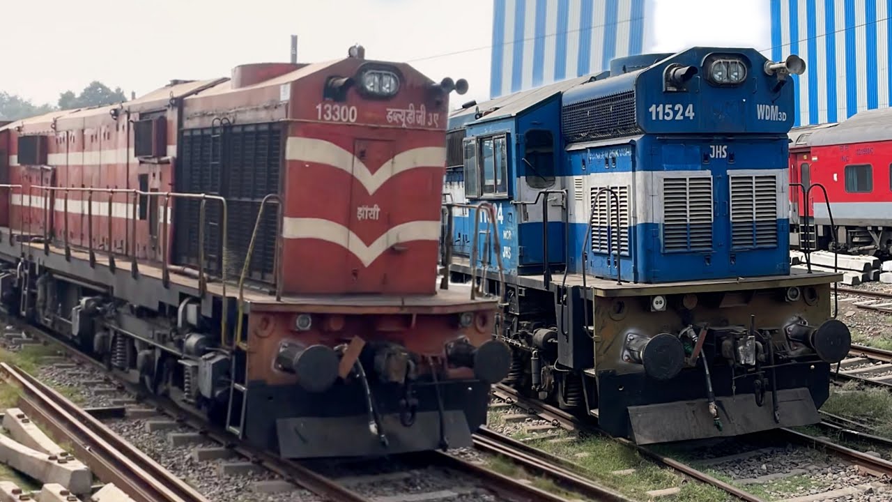NCR JHANSI JHS WDG3A/WDM3D &WAP7 KANPUR/AMRIT BHARAT WAP7 DURG HUMSAFAR EXPRESS CROSSING AT GWALIOR 