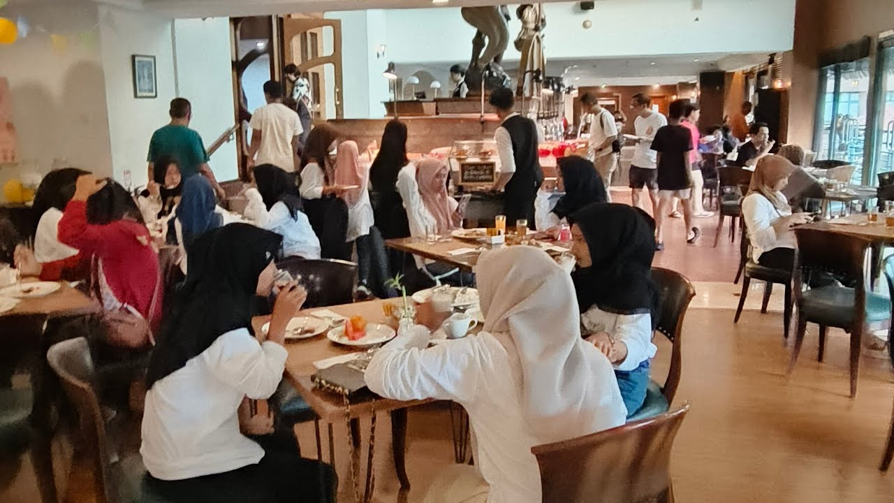 hadewe channel sedang live sekarang! jalan jalan di jakarta bareng gadis yatim
