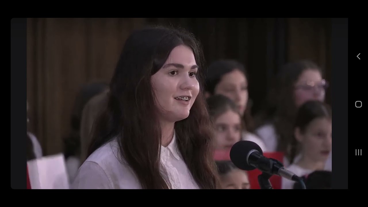 Corul de Copii al Municipiului Iasi , dirijor Raluca Zaharia