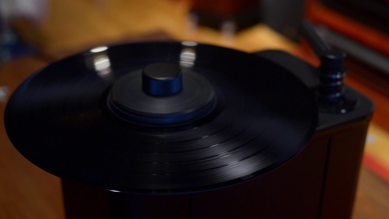 Watsons Vinyl Cleaning Machine in action