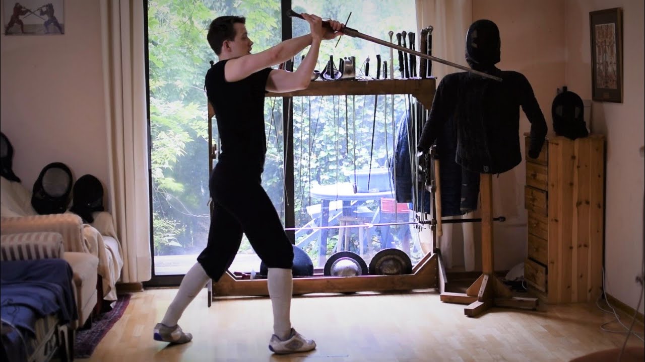 Akademia Szermierzy - Training at home #10 Weapon control [ENG SUBTITLES]