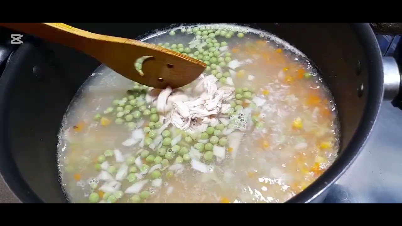 চিকেন স্যুপ উইথ ভেজিটেবলস