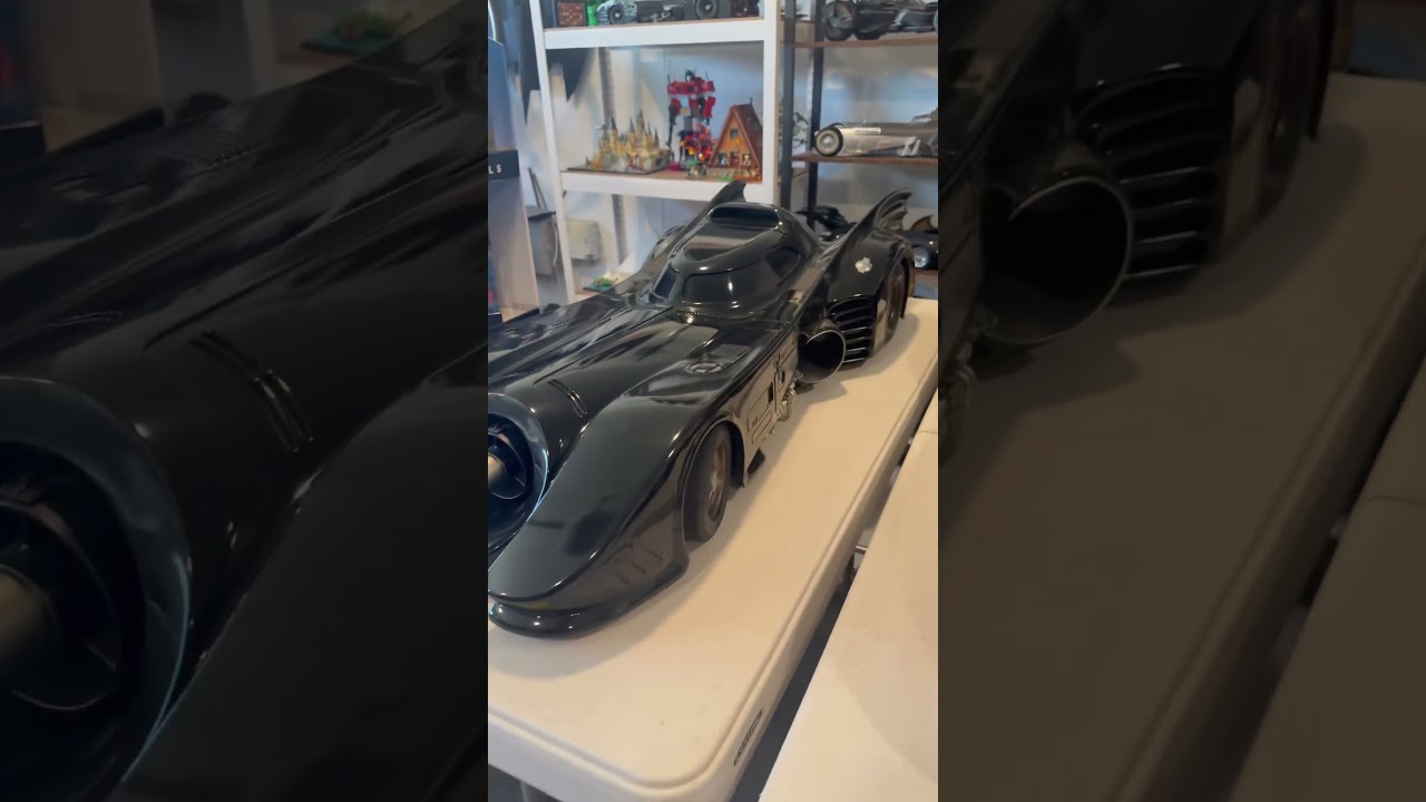 Jazzinc versus Hot Toys 89 Batmobile!