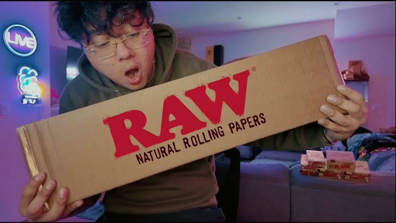 Открываем ОГРОМНУЮ ТАИНСТВЕННУЮ КОРОБКУ от Raw!