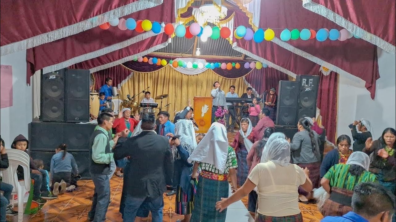 Aldea Yolaquitac San Mateo Ixtatan  en la iglesia misión Cristo luz de la vida