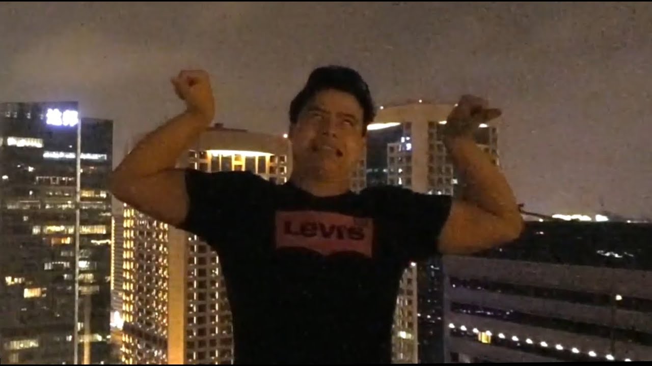 Laser prank and rooftopping in Shanghai (caught!) (S1 E10)
