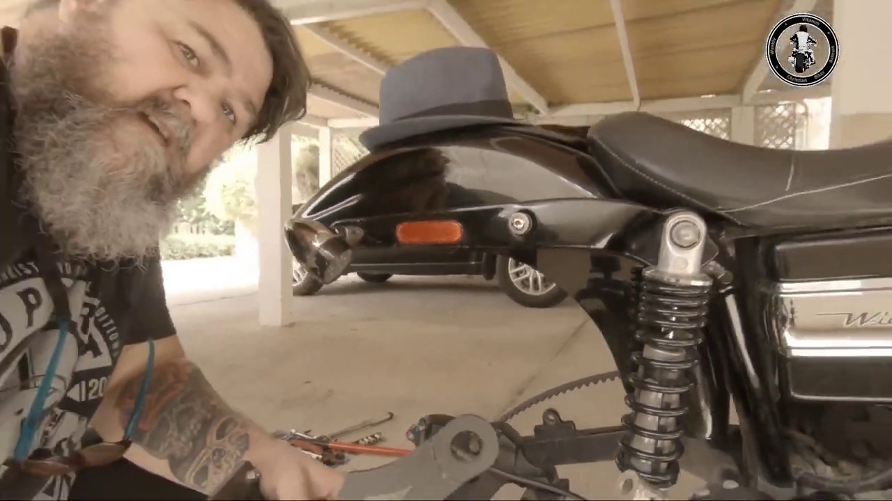 Rear Tire & Brake Pad Replacement 2010 Dyna Wide Glide