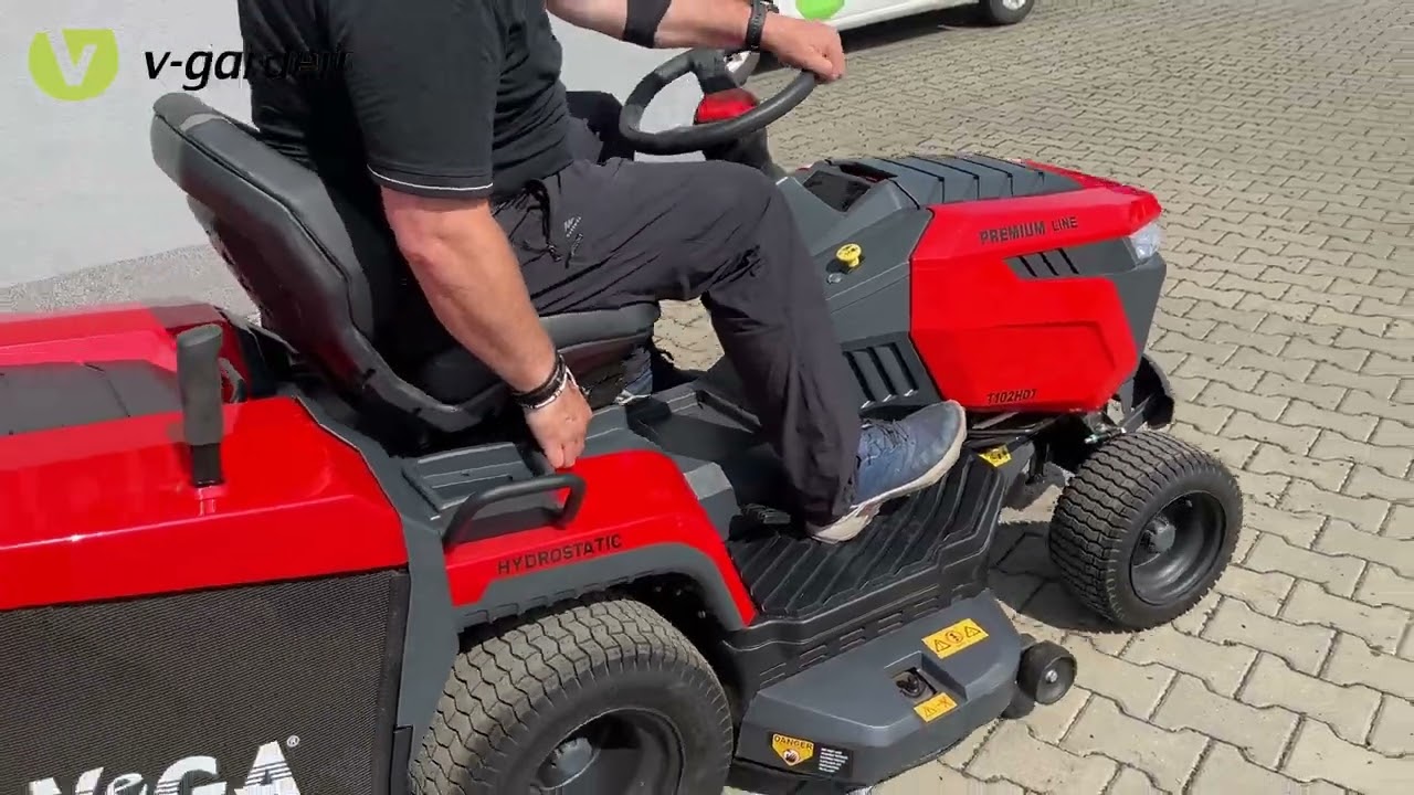 Zahradn&iacute; travn&iacute; traktor VeGA T102HDT