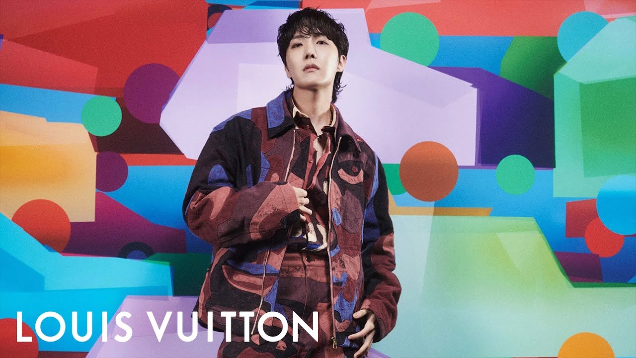 J-Hope at the Men’s Fall-Winter 2023 Show | LOUIS VUITTON