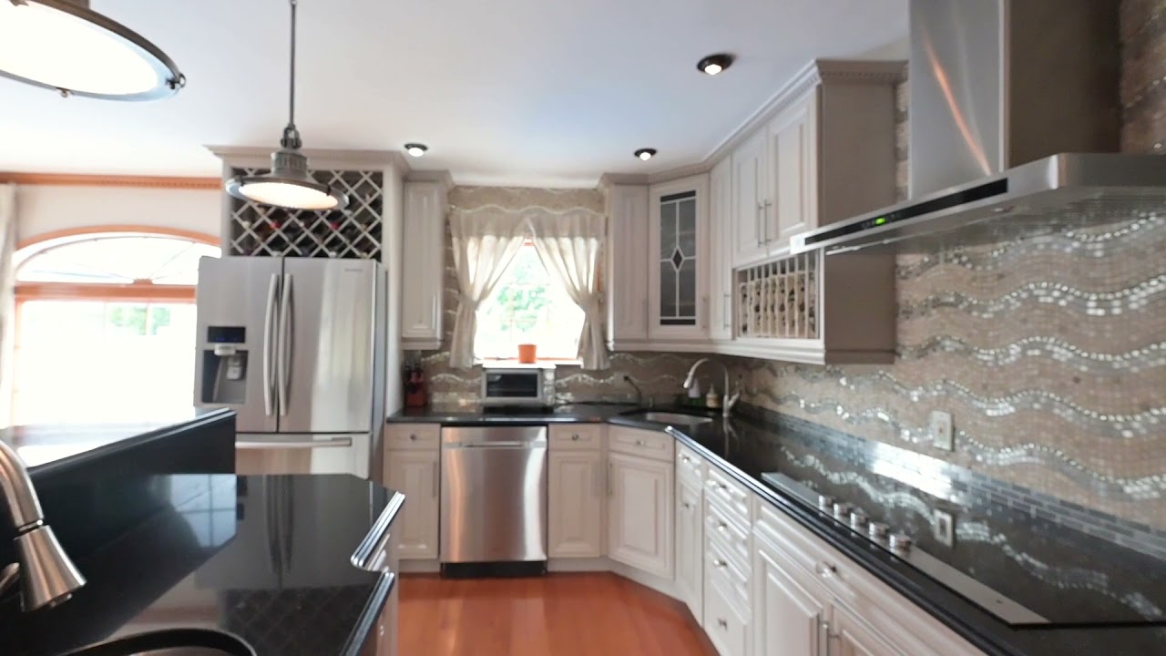 84 Lee Ct Elmont, NY -  House for Sale Long Island
