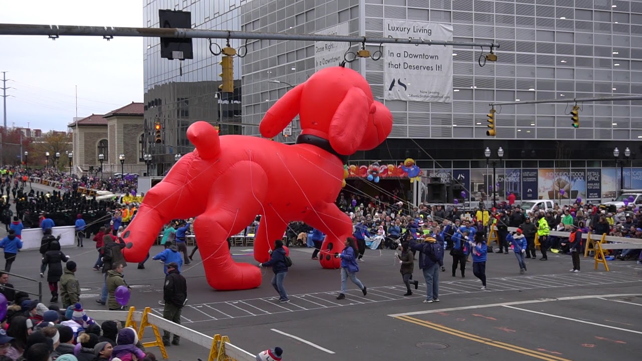 Clifford the Big Red Dog ~ 2018 Stamford Downtown Parade Spectacular