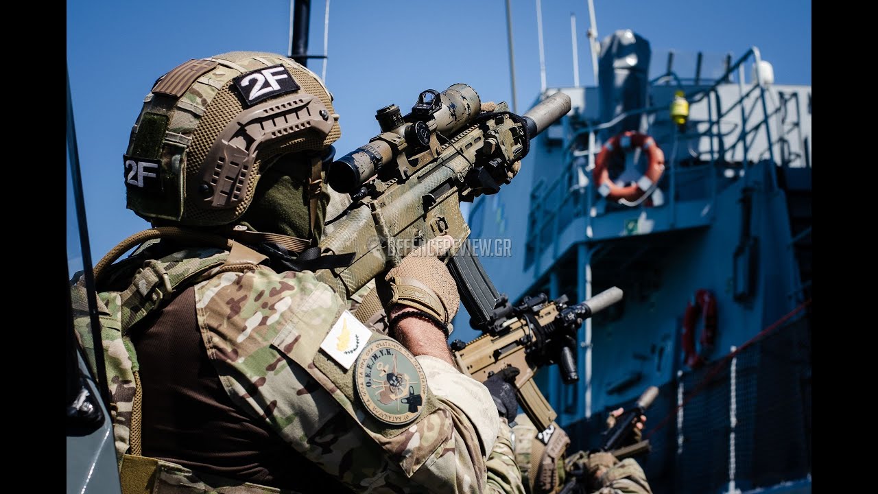 DefenceReview.gr: Αφιέρωμα στη Μονάδα Υποβρυχίων Καταστροφών - Αποστολή στην Εθνική Φρουρά