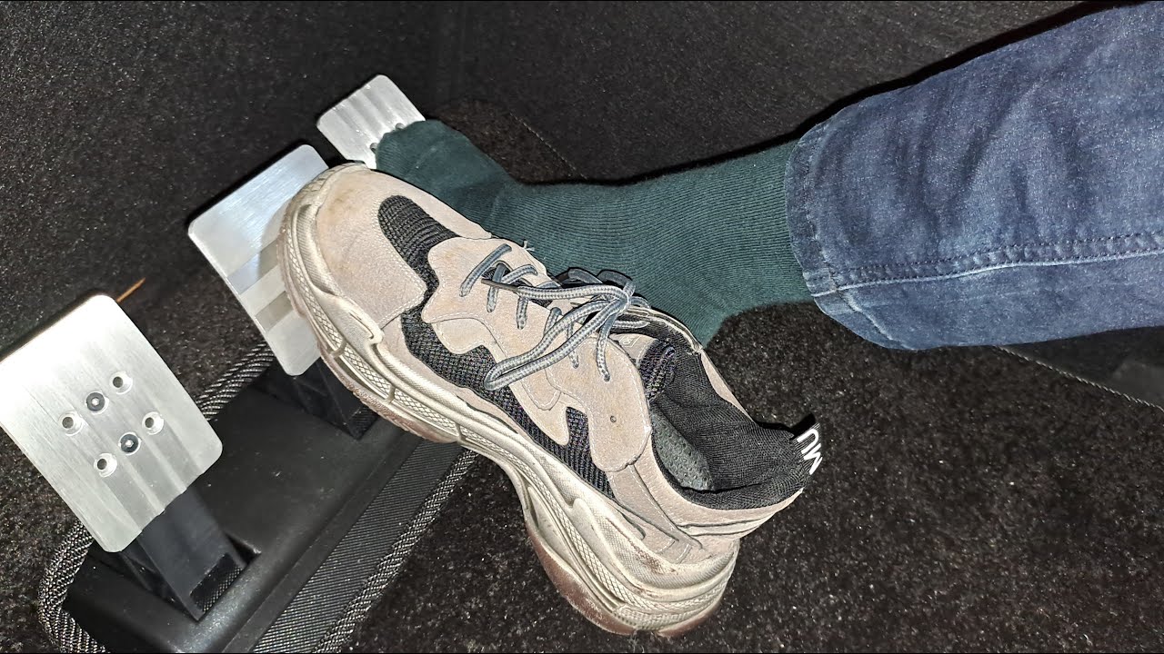 Car Chase, Getting crashed and Pedal Work in Muro Botagon & Long Green Socks (Nov. 18. 2025)