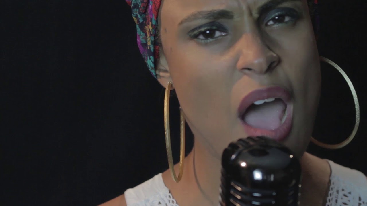 DEBORAH CRESPO - VOCÊ NÃO ME CONHECE MAIS (CLIPE OFICIAL)