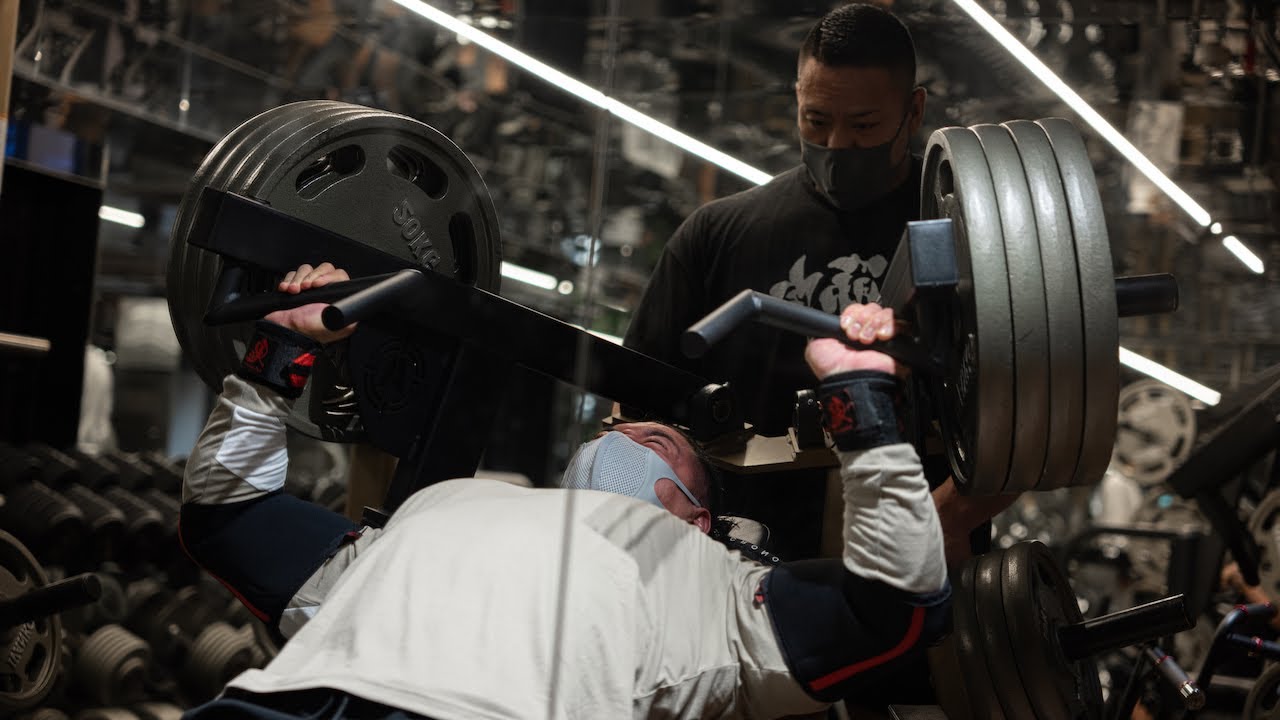 高重量で追い込む胸トレーニング全種目公開！！　[竹本直人＆ポパイ関根]