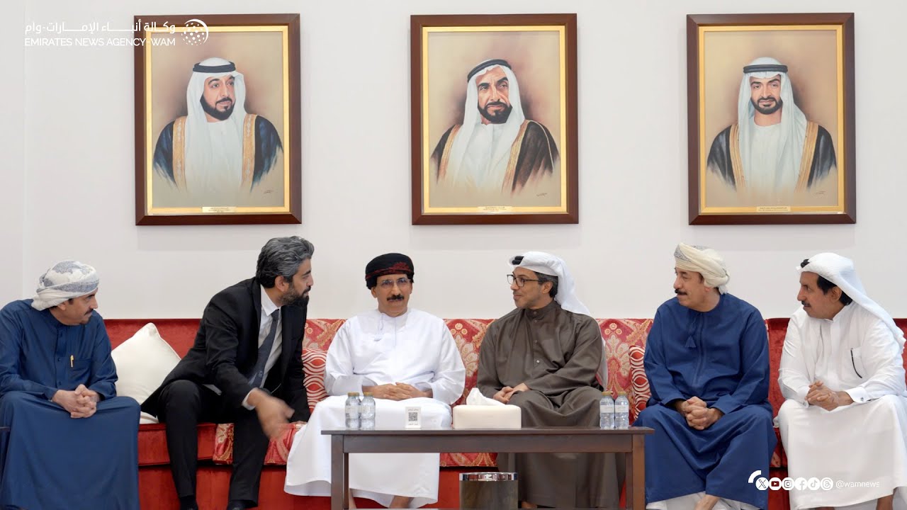 منصور بن زايد يعزي في وفاة علي سالم البيض