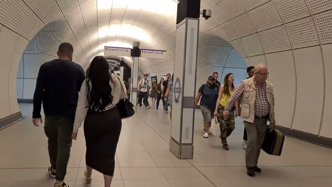 FARRINGDON Elisabeth Line Station (2022)