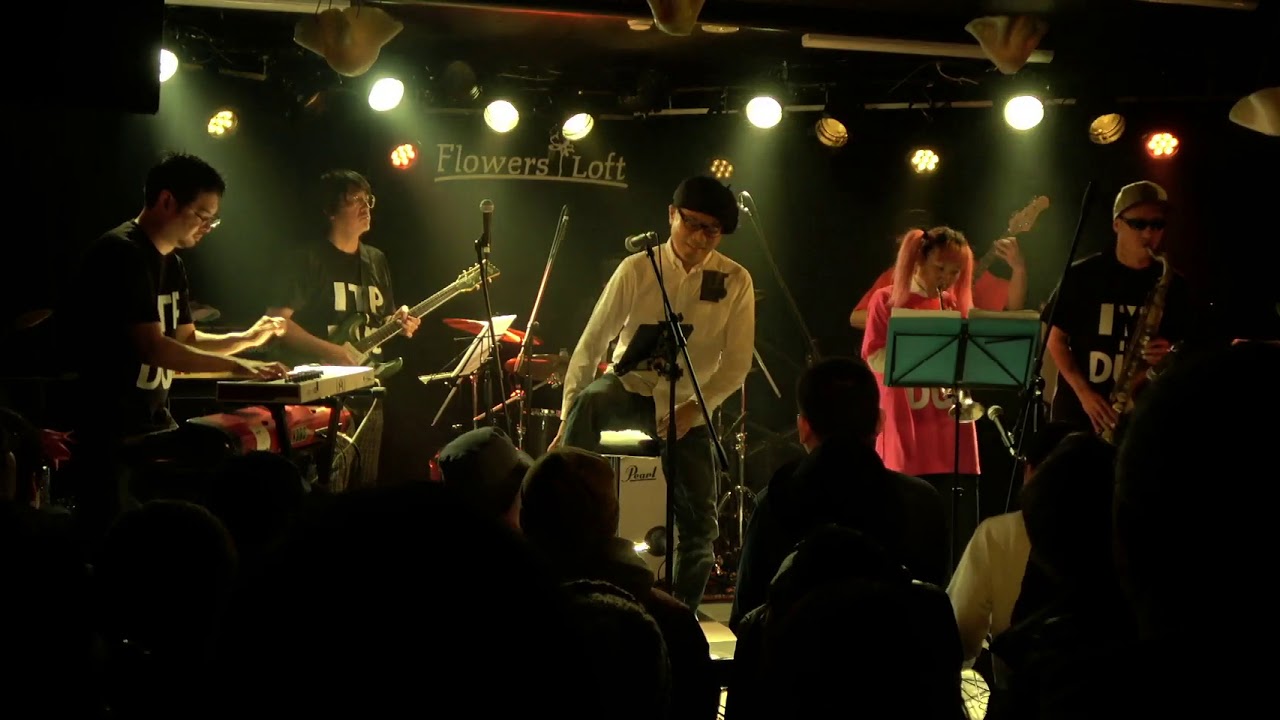 いとうせいこう is the poet @下北沢 Flowers Loft