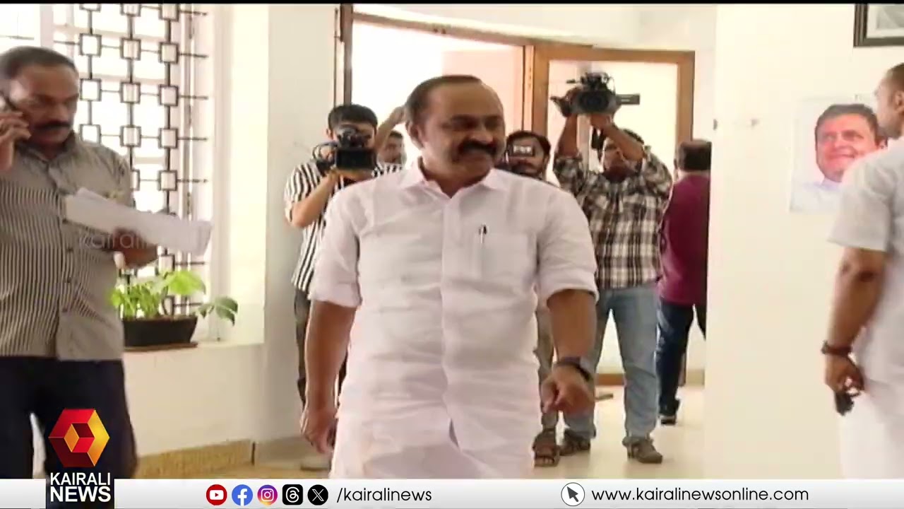 ഒരു ദിവസം തള്ളിനീക്കണമെങ്കിൽ എന്തൊക്കെ കാണണം!  കെ സുധാകരന് സീറ്റ് ആവശ്യപ്പെട്ട് പോസ്റ്റർ | UDF
