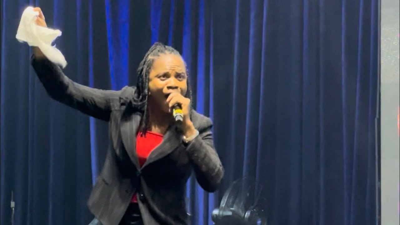 High Intense Praise By Amaka Blessing At GIC