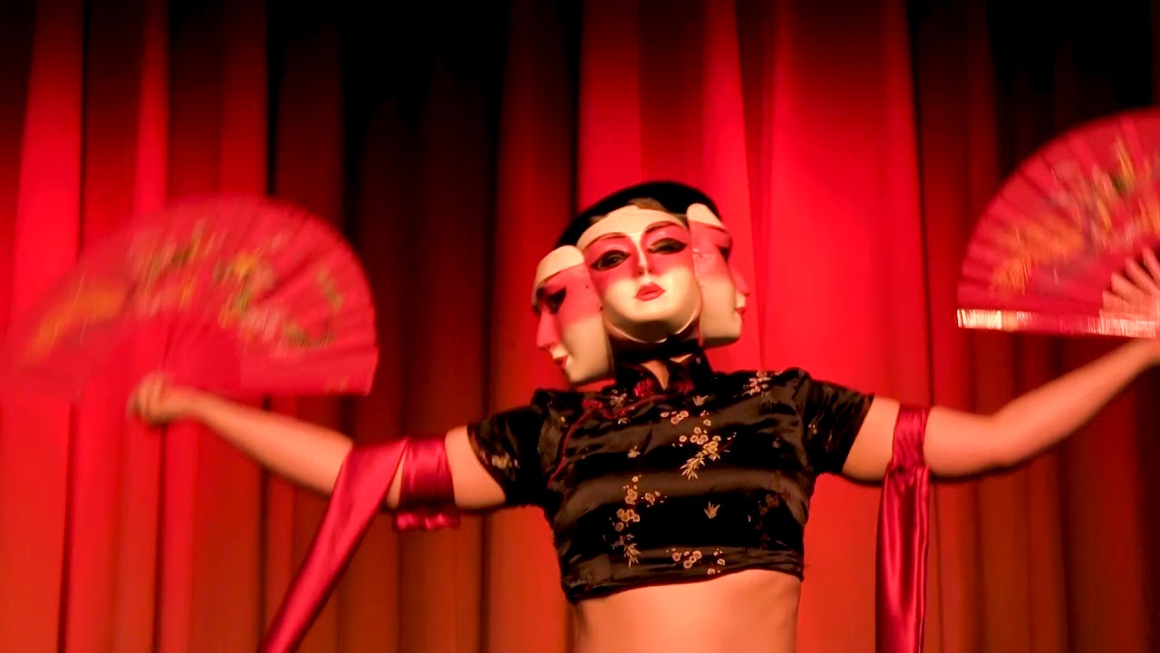*Bad Apple* Fan Dance