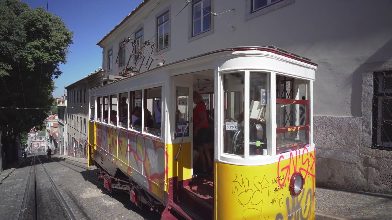 Portugal, Lisbon, Ascensor da Glória (The Glória Funicular) ride - going down