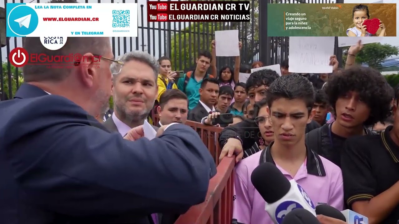 Estudiantes irrespetan al Presidente Chaves y queda grabado