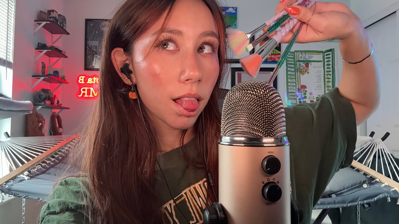 ASMR | Mic Brushing and Mouth Sounds (Fast and Semi Aggressive)