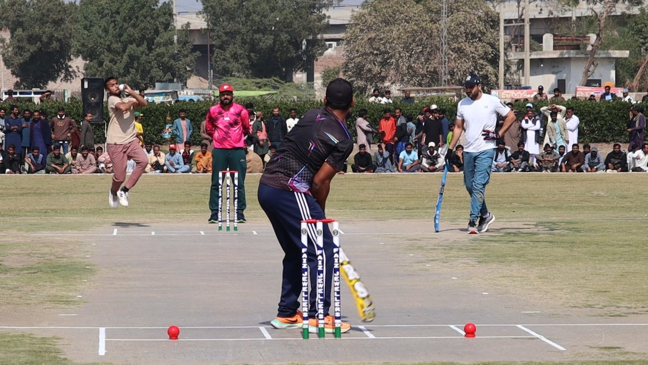 AHSAN CHITTA HASSAN PEHNDA VS ZAID LEFTI BAHADUR LEFTI BEST BOWLING BEST MATCH TAPE BALL CRICKET