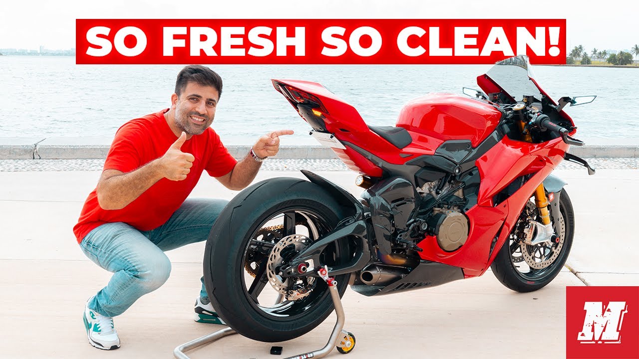 ELEVATING The 2025 Panigale V4 with Futurismoto Fender Eliminator Kit and More CARBON FIBER!