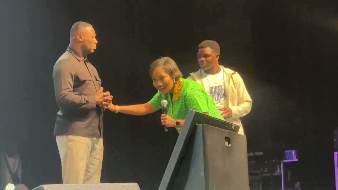 REV. FUNKE FELIX ADEJUMO ILLUSTRATES JOHN 18:16 AT THE RCCG PRESS IN CONFERENCE IN DALLAS TEXAS