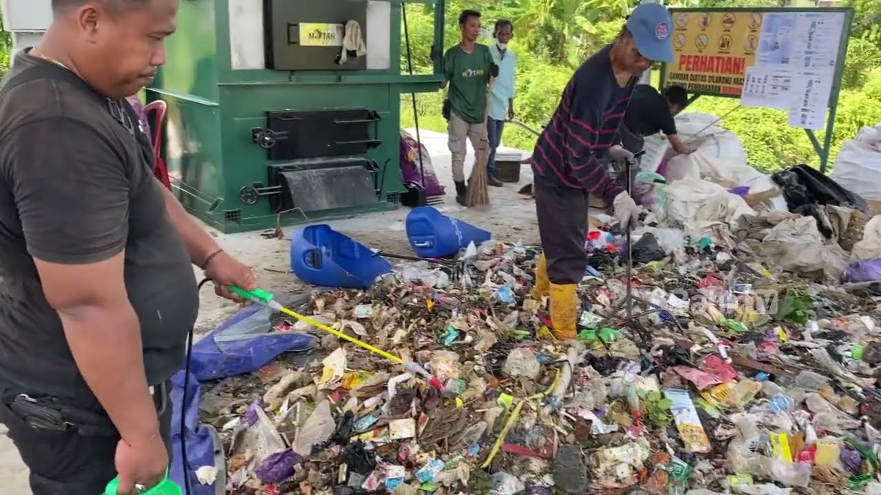 KOTA PEKALONGAN UJI COBA INCINERATOR MOTAH DAN GALAKKAN EDUKASI PENGELOLAAN SAMPAH