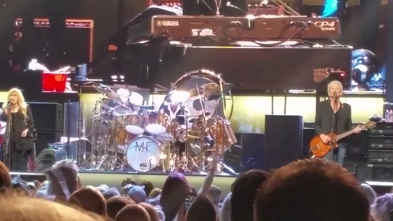 Fleetwood Mac - Don't Stop Live 2015