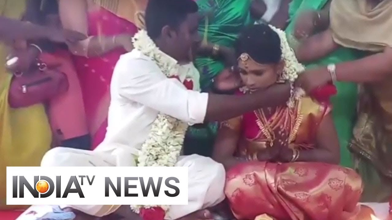 Setting example of communal harmony, Hindu couple ties knot in Kerala mosque
